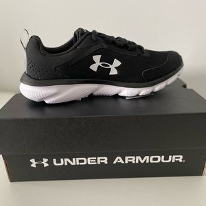 Brand New women’s UnderArmour Charged Assert 9 running shoes